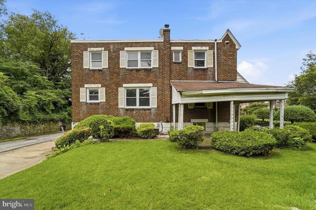 623 Acorn St